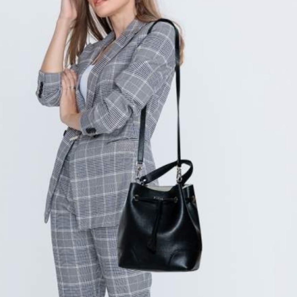 Furla Bucket Shoulder Bag. - Picture 5 of 13